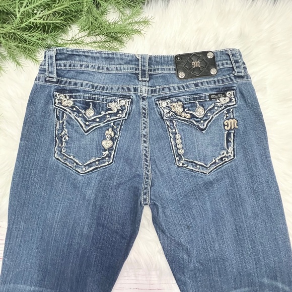 👖|•MISS ME•| Boyfriend Capri Jeans Size 29👖 - Picture 4 of 10
